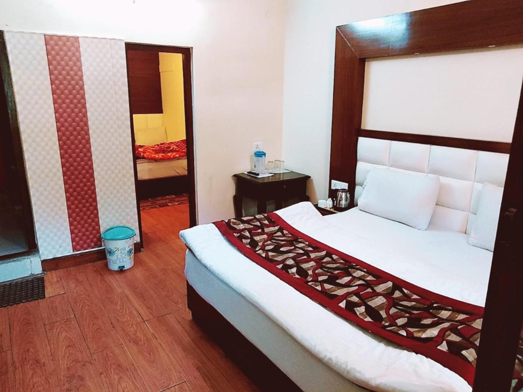 Goroomgo Moon Nainital Near Naini Lake - Parking & Lift Facilities -Hygiene And Spacious Room - Best Seller Exteriör bild