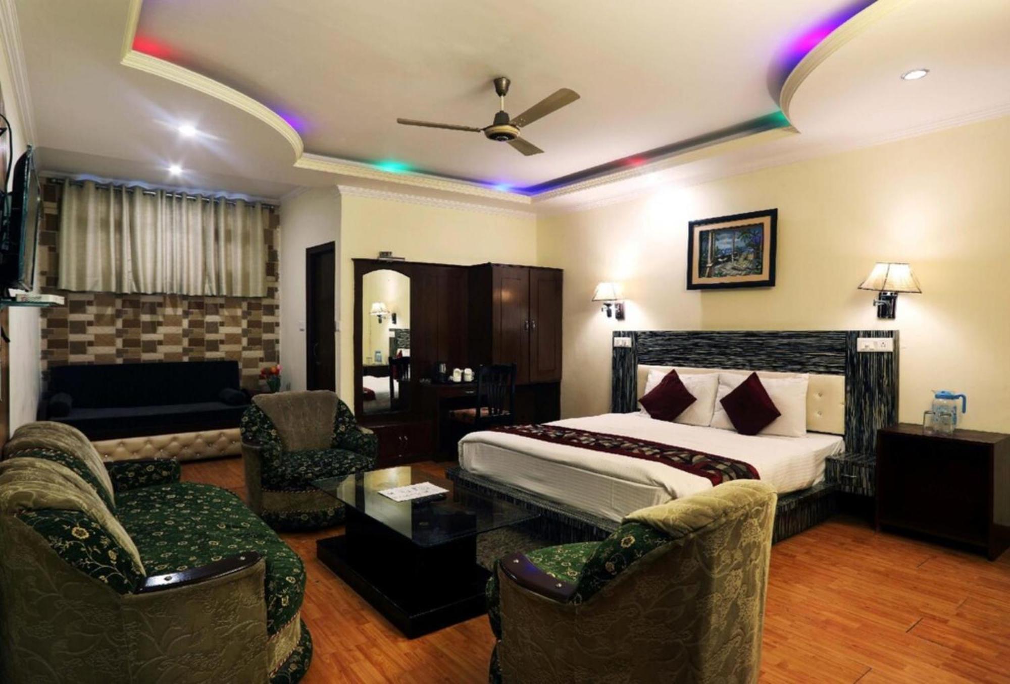 Goroomgo Moon Nainital Near Naini Lake - Parking & Lift Facilities -Hygiene And Spacious Room - Best Seller Exteriör bild
