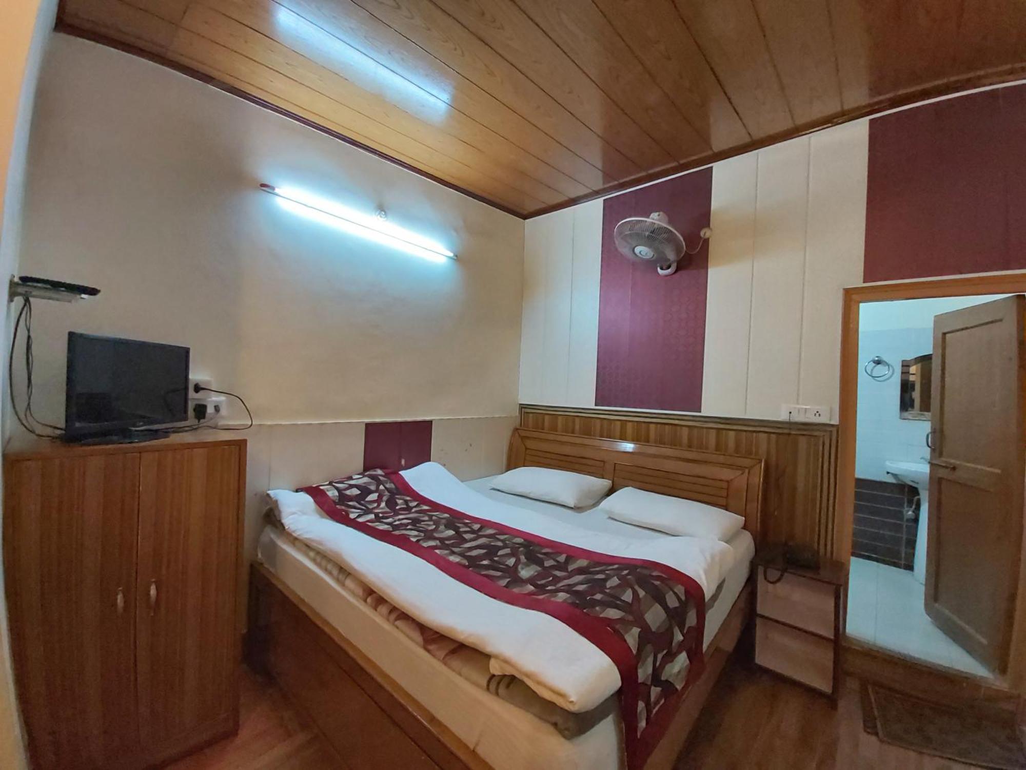 Goroomgo Moon Nainital Near Naini Lake - Parking & Lift Facilities -Hygiene And Spacious Room - Best Seller Exteriör bild