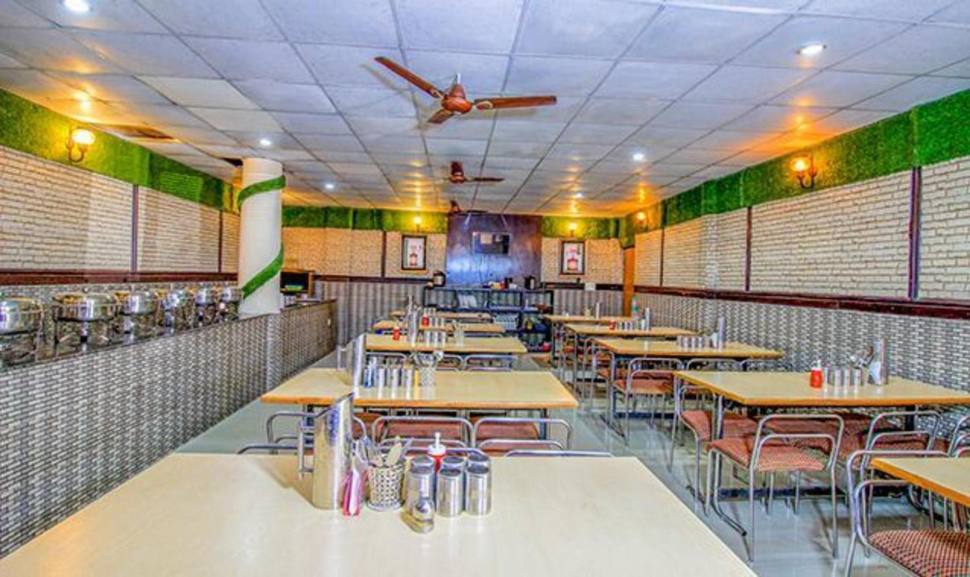 Goroomgo Moon Nainital Near Naini Lake - Parking & Lift Facilities -Hygiene And Spacious Room - Best Seller Exteriör bild