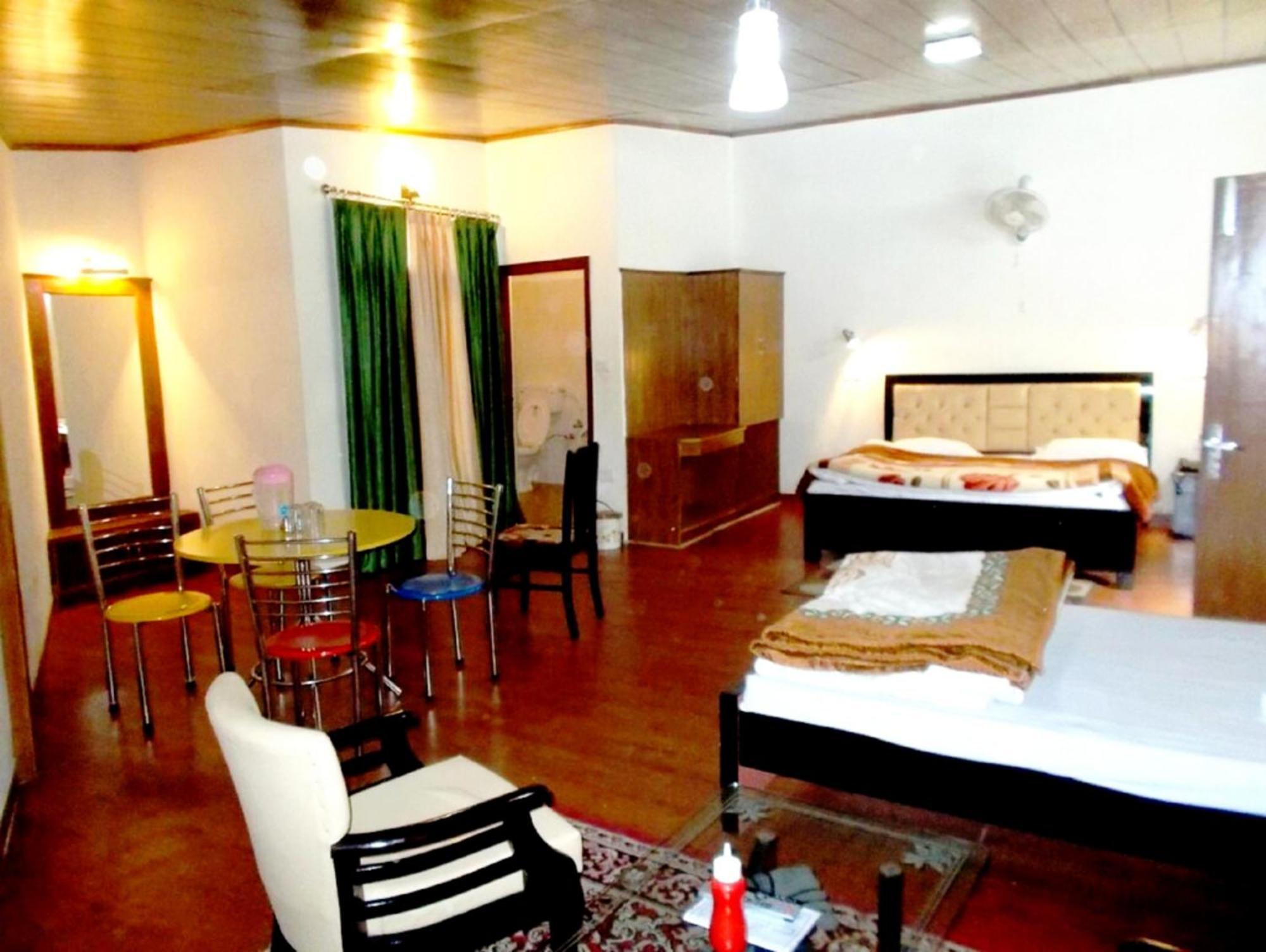 Goroomgo Moon Nainital Near Naini Lake - Parking & Lift Facilities -Hygiene And Spacious Room - Best Seller Exteriör bild