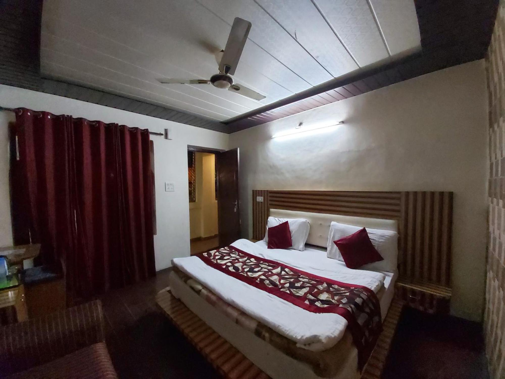 Goroomgo Moon Nainital Near Naini Lake - Parking & Lift Facilities -Hygiene And Spacious Room - Best Seller Exteriör bild
